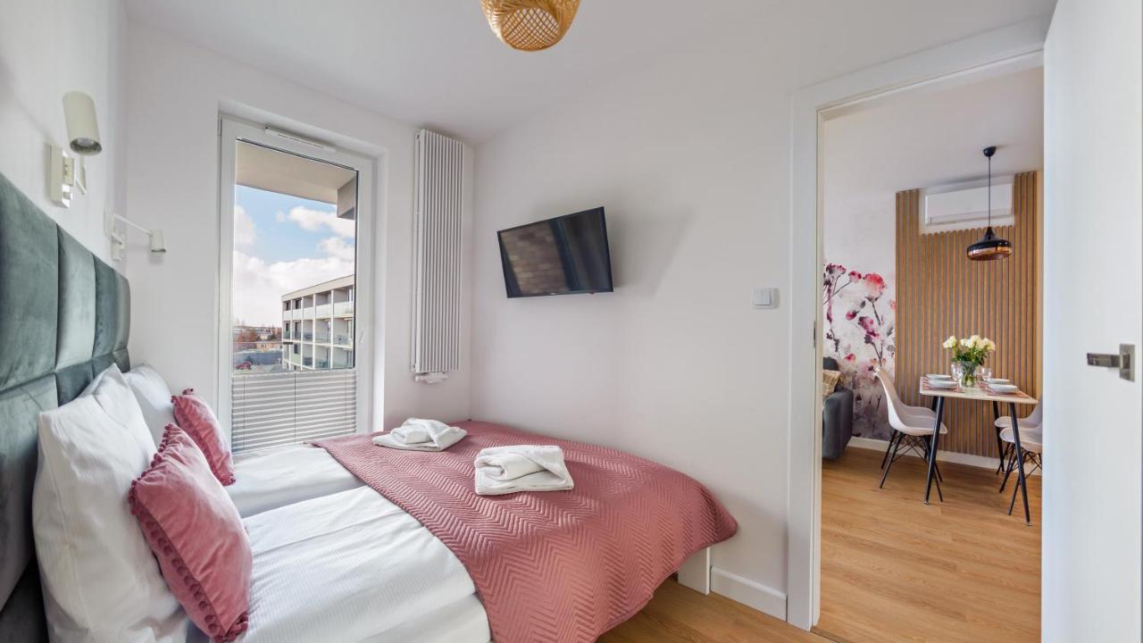 Apartament Flowers Z Parkingiem Perlowa Przystan - Holiday City Kołobrzeg Exterior foto