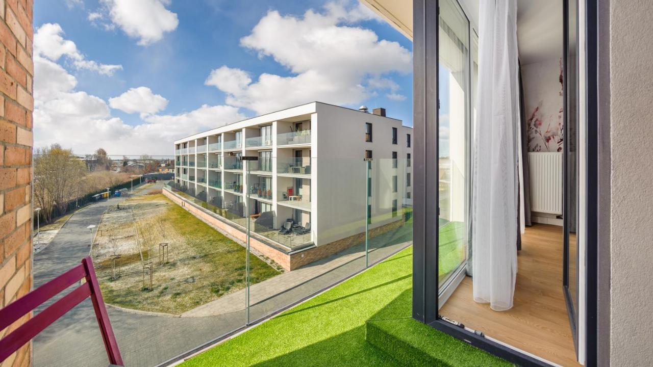 Apartament Flowers Z Parkingiem Perlowa Przystan - Holiday City Kołobrzeg Exterior foto